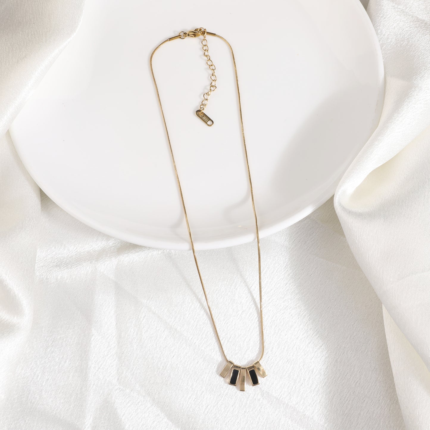 Amara Dainty Necklace