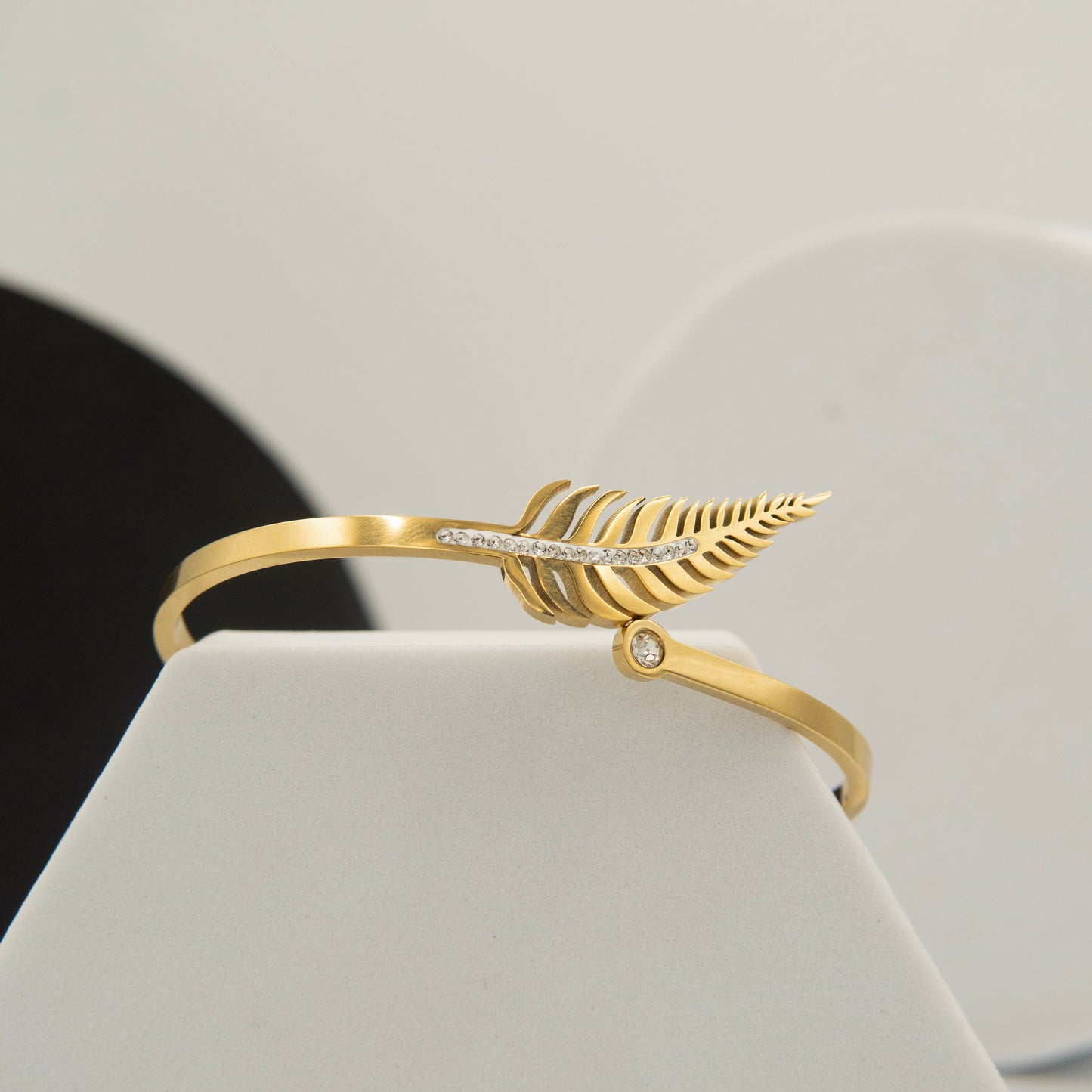 Diamond Leaf Bracelet Kada 18K Gold Plated, Waterproof and Anti-Tarnish 6cm diameter