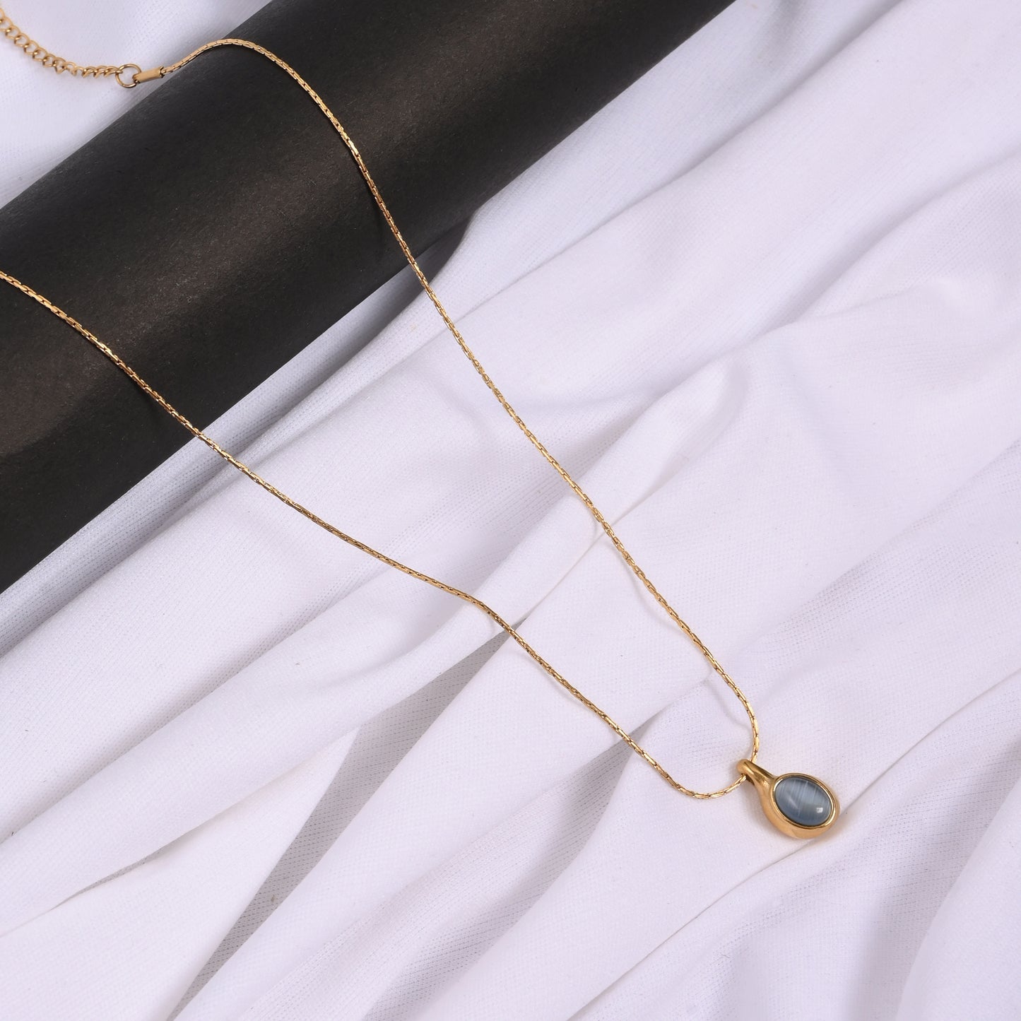 Grey Cat-Eye Teardrop Pendant Necklace