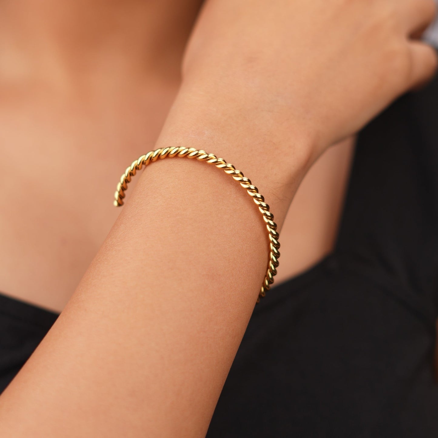 Sculpted Ribbed Gold Bracelet Kada