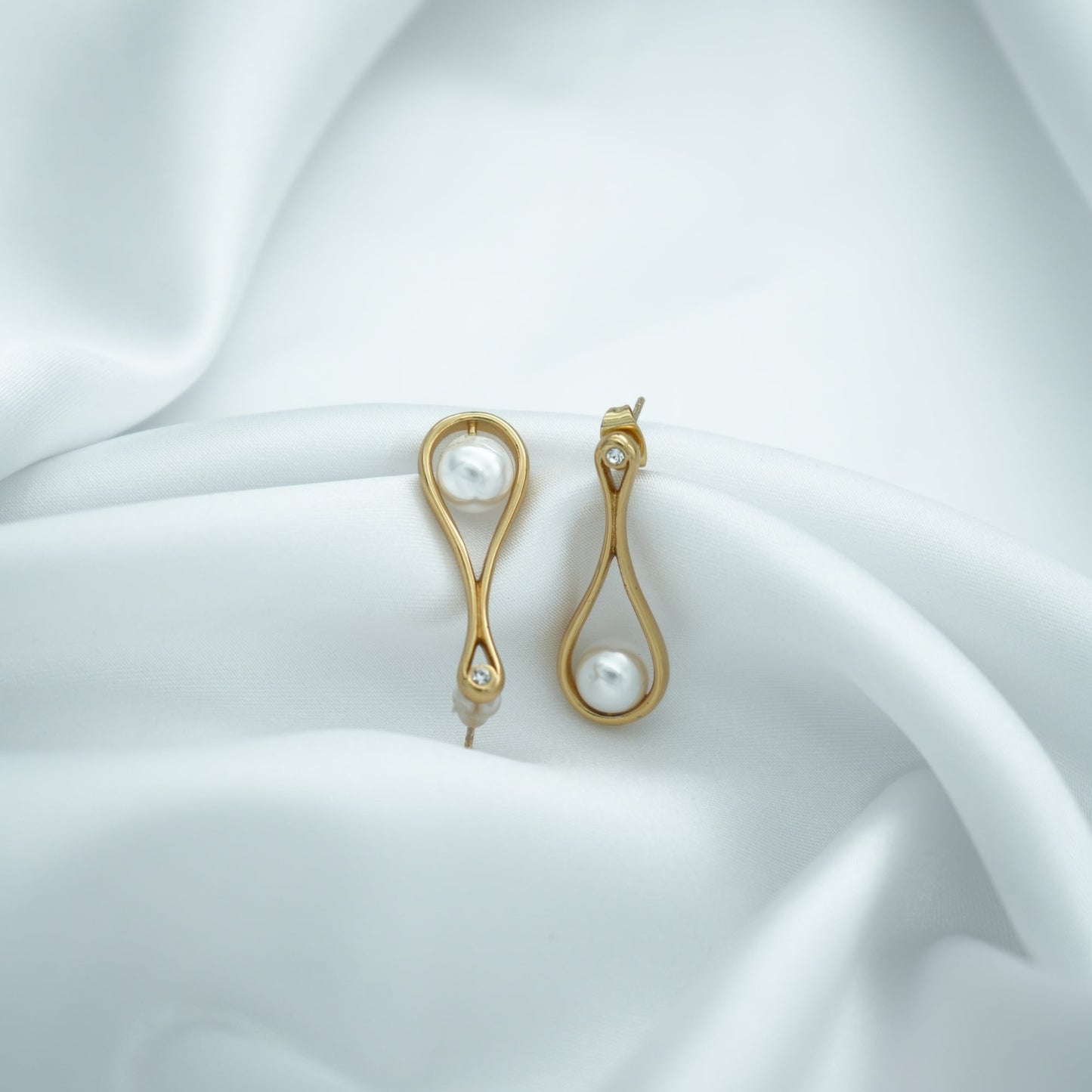 Delicate Pearl Drop Earrings