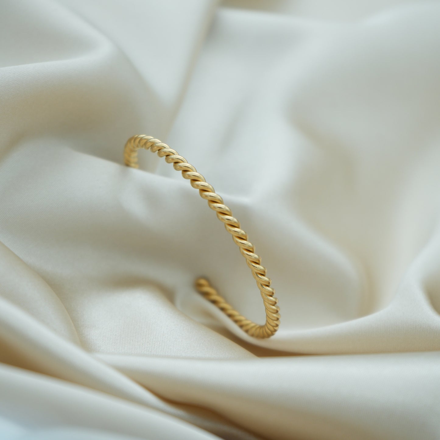 Sculpted Ribbed Gold Bracelet Kada