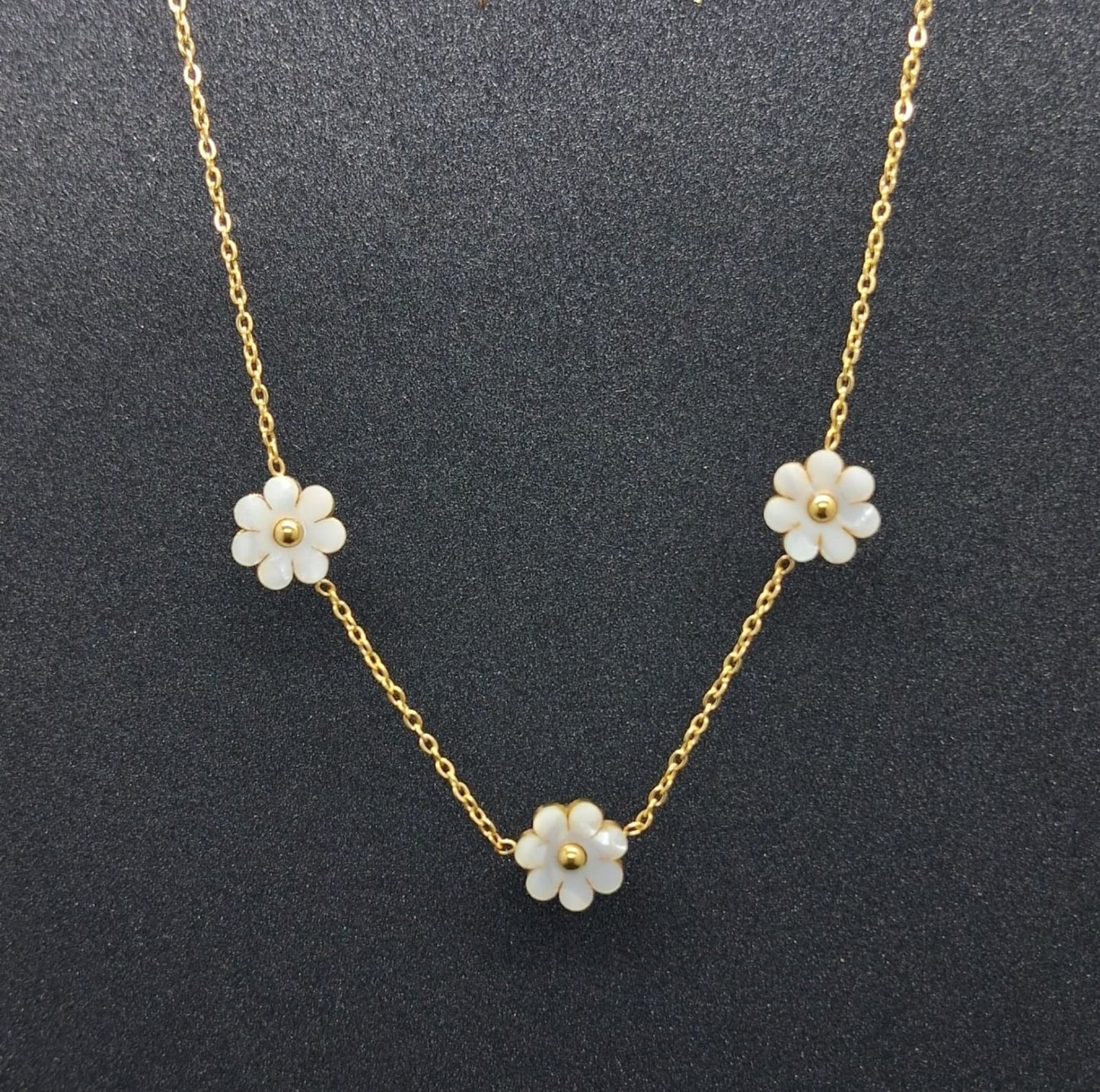 Daisy Bloom Necklace