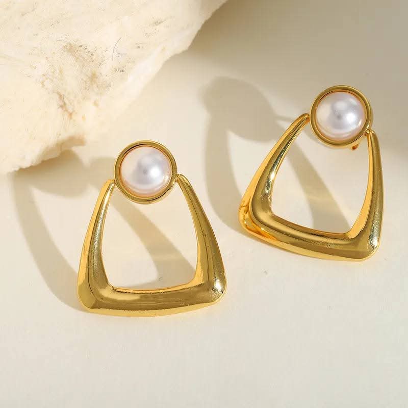 Aurora Pearl Earrings