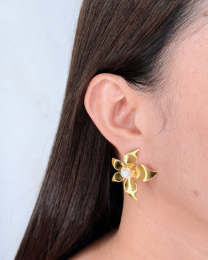 Golden Bloom Pearl Flower Stud Earrings