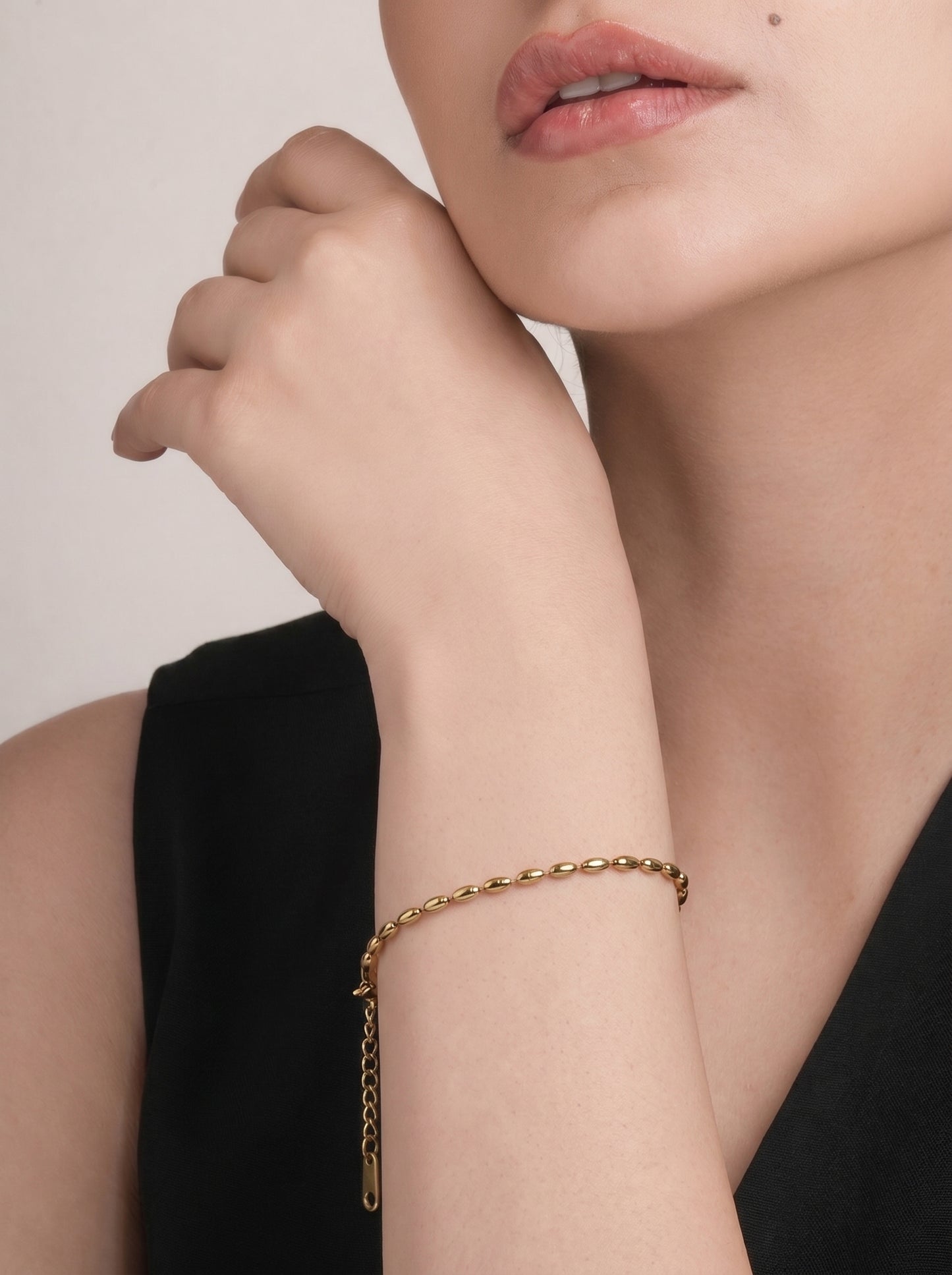 Golden Oval Glow Bracelet