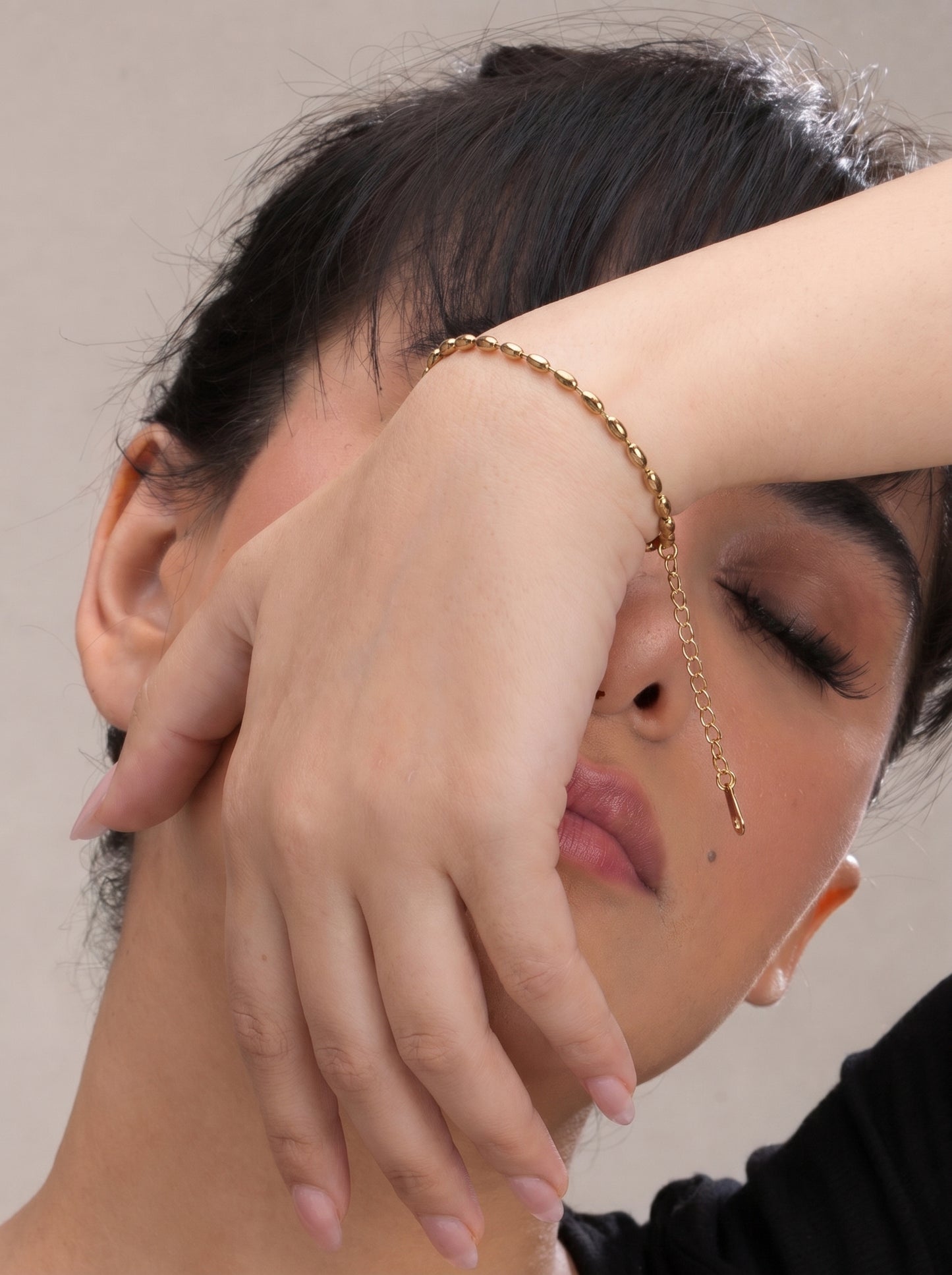 Golden Oval Glow Bracelet