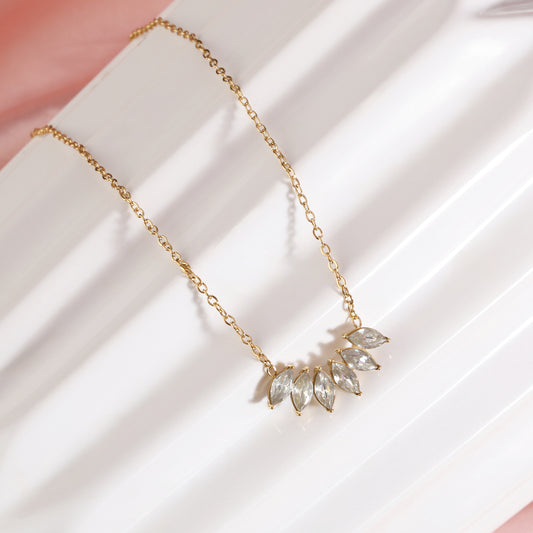 Clear Aurelia Necklace