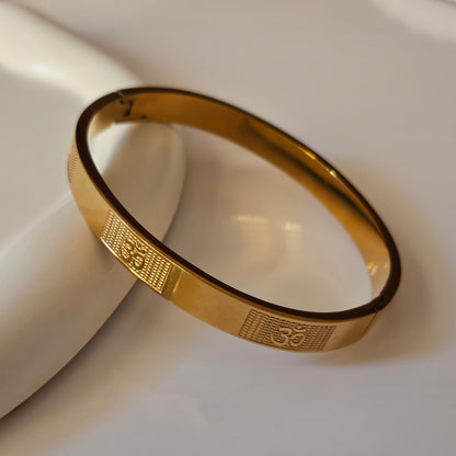 Golden Om Engraved Men’s Kada