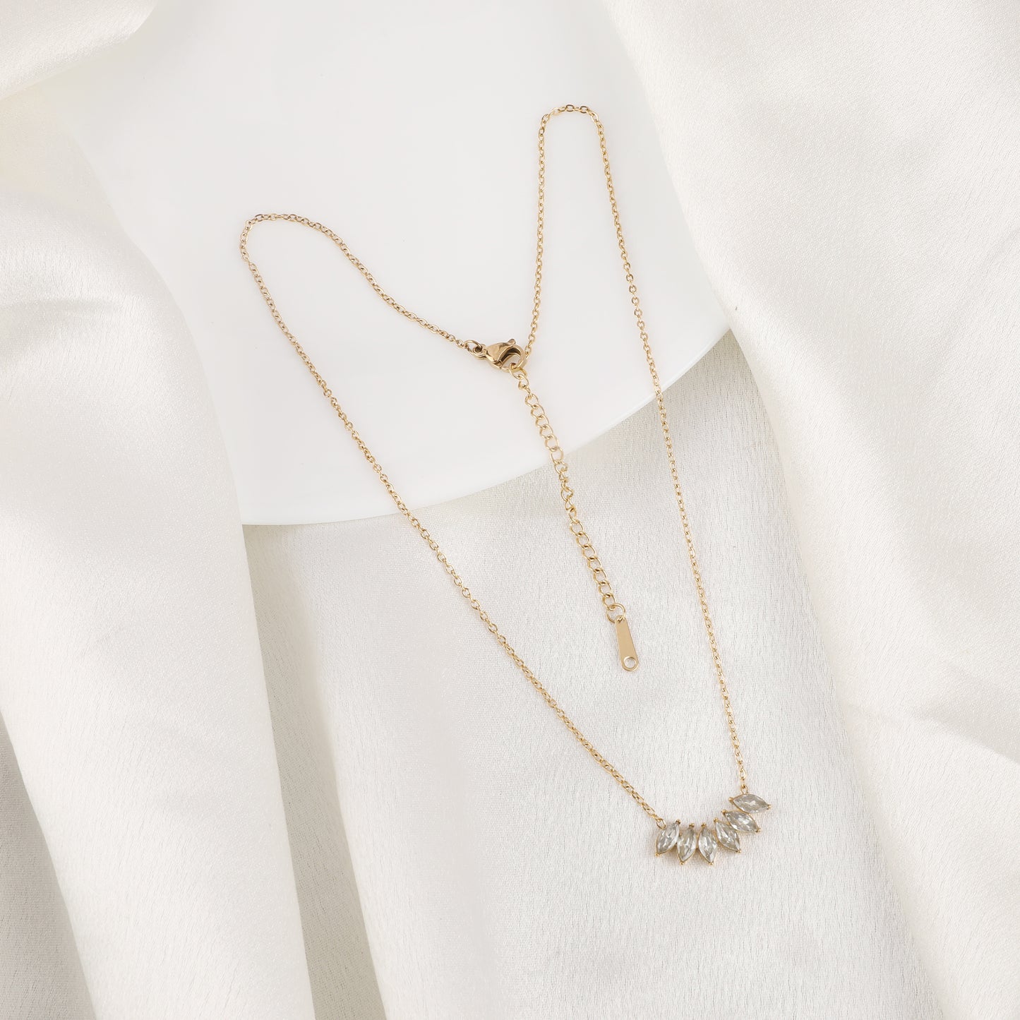 Clear Aurelia Necklace