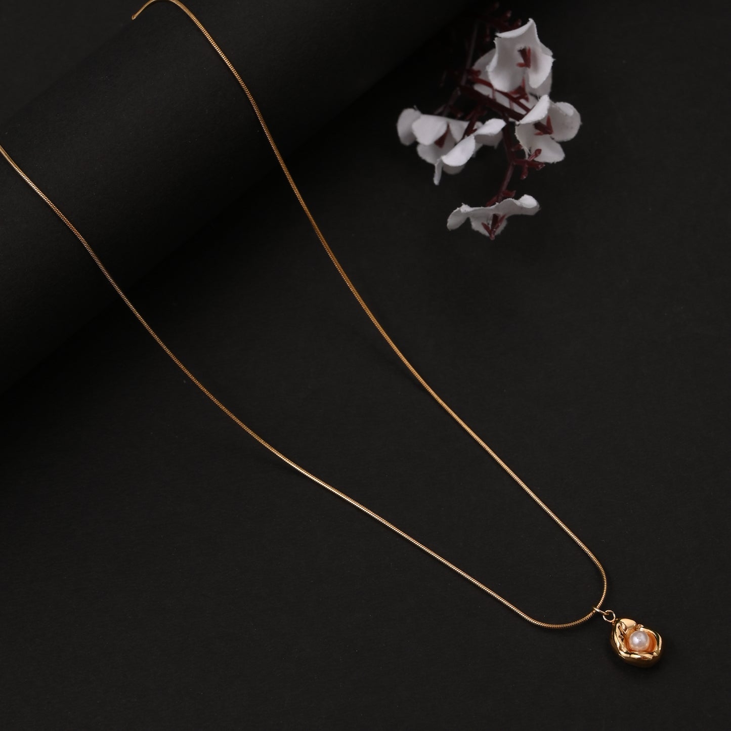 Pearl Nest Pendant Necklace