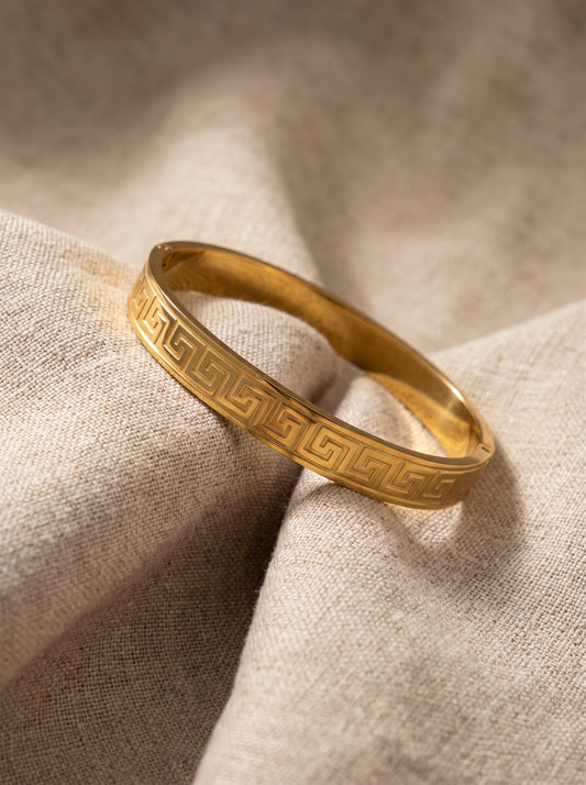 Greek Pattern Engraved Gold Kada