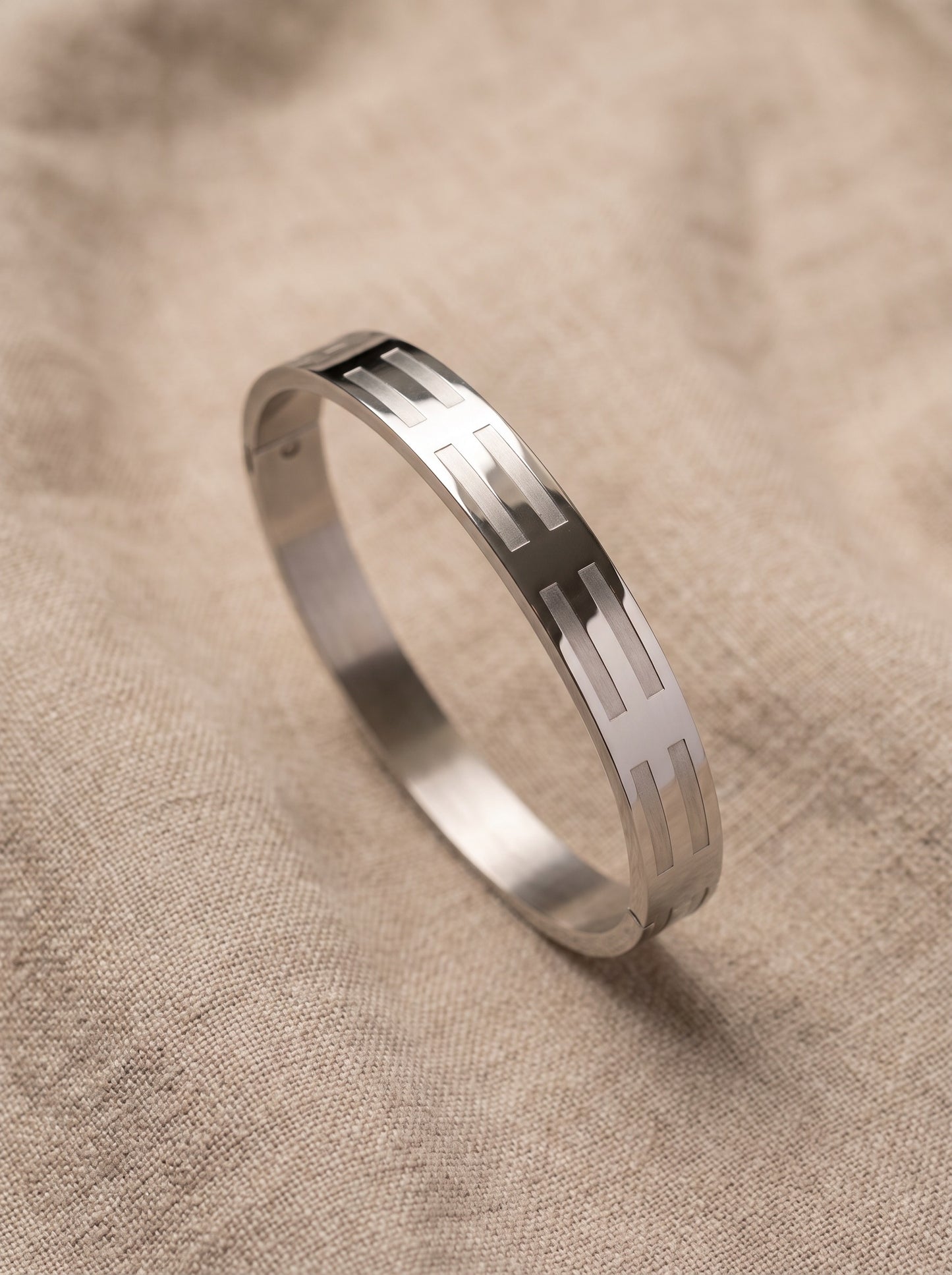 Silver Titan Grid Men’s Kada