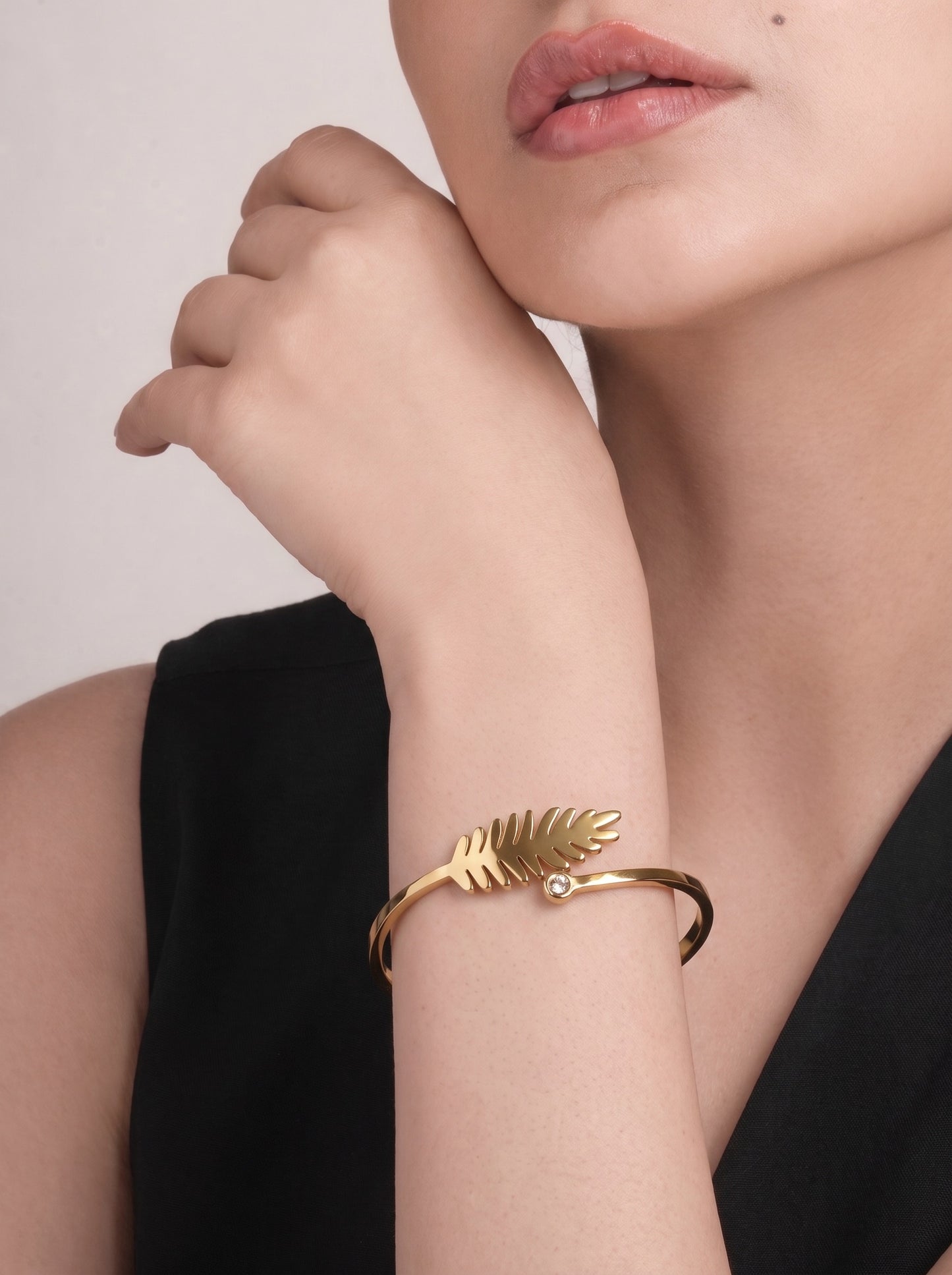 Golden Feather Solitaire Bracelet Kada