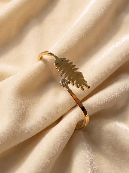 Golden Feather Solitaire Bracelet Kada