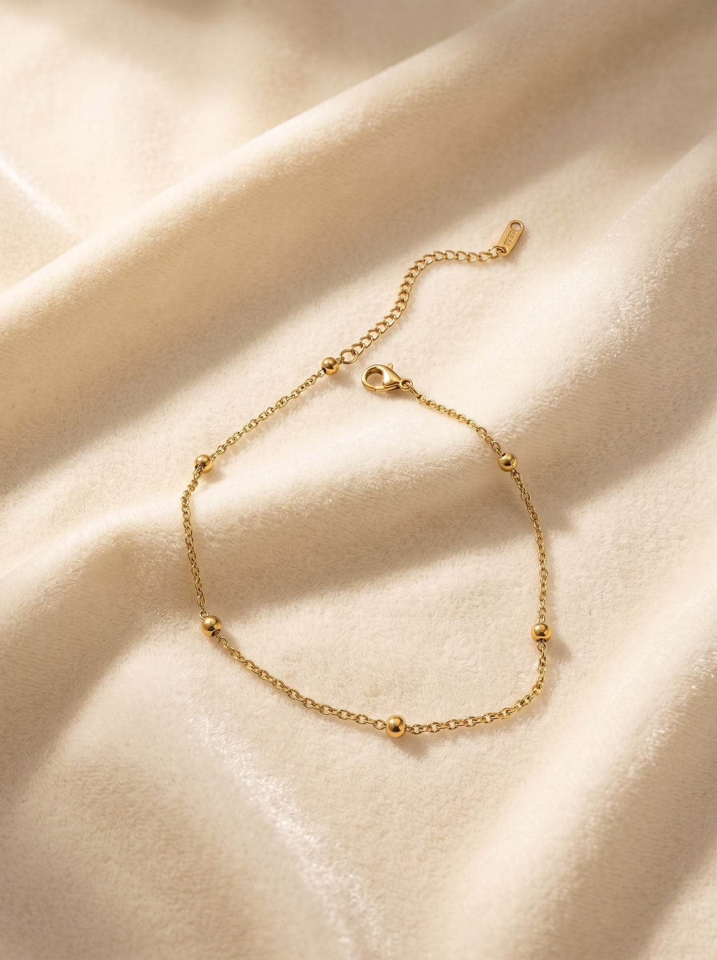 Golden Sleekbar Bead Bracelet
