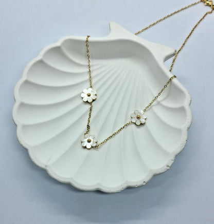 Daisy Bloom Necklace