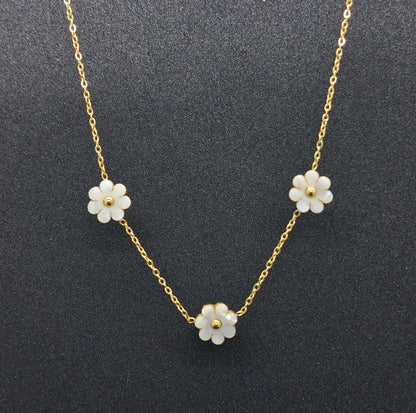 Daisy Bloom Necklace