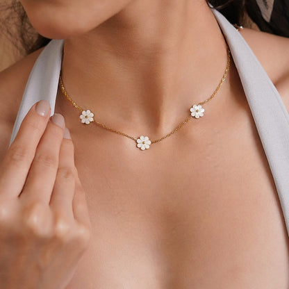 Daisy Bloom Necklace