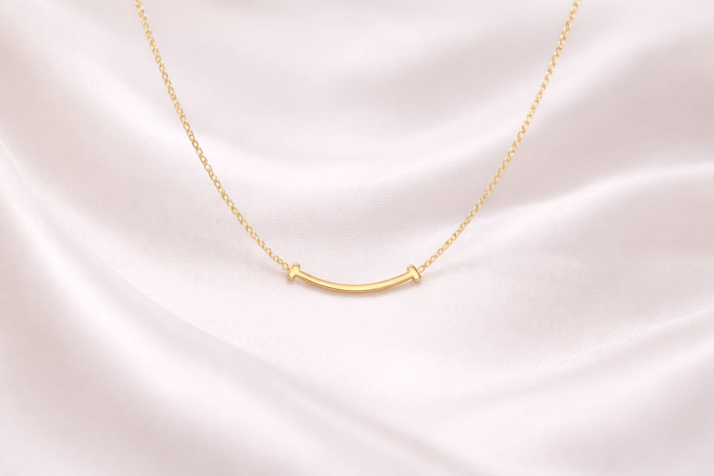 Minimalist Curved Bar Gold-Plated Necklace for Women