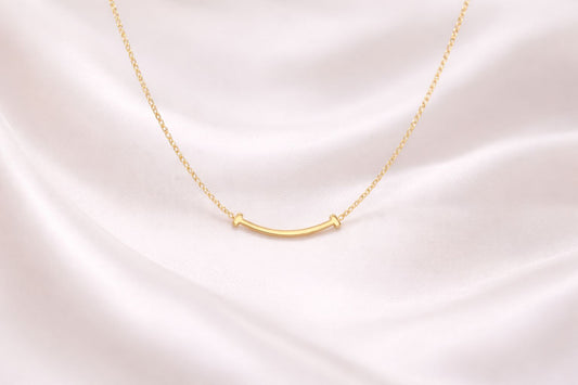 Minimalist Curved Bar Gold-Plated Necklace for Women