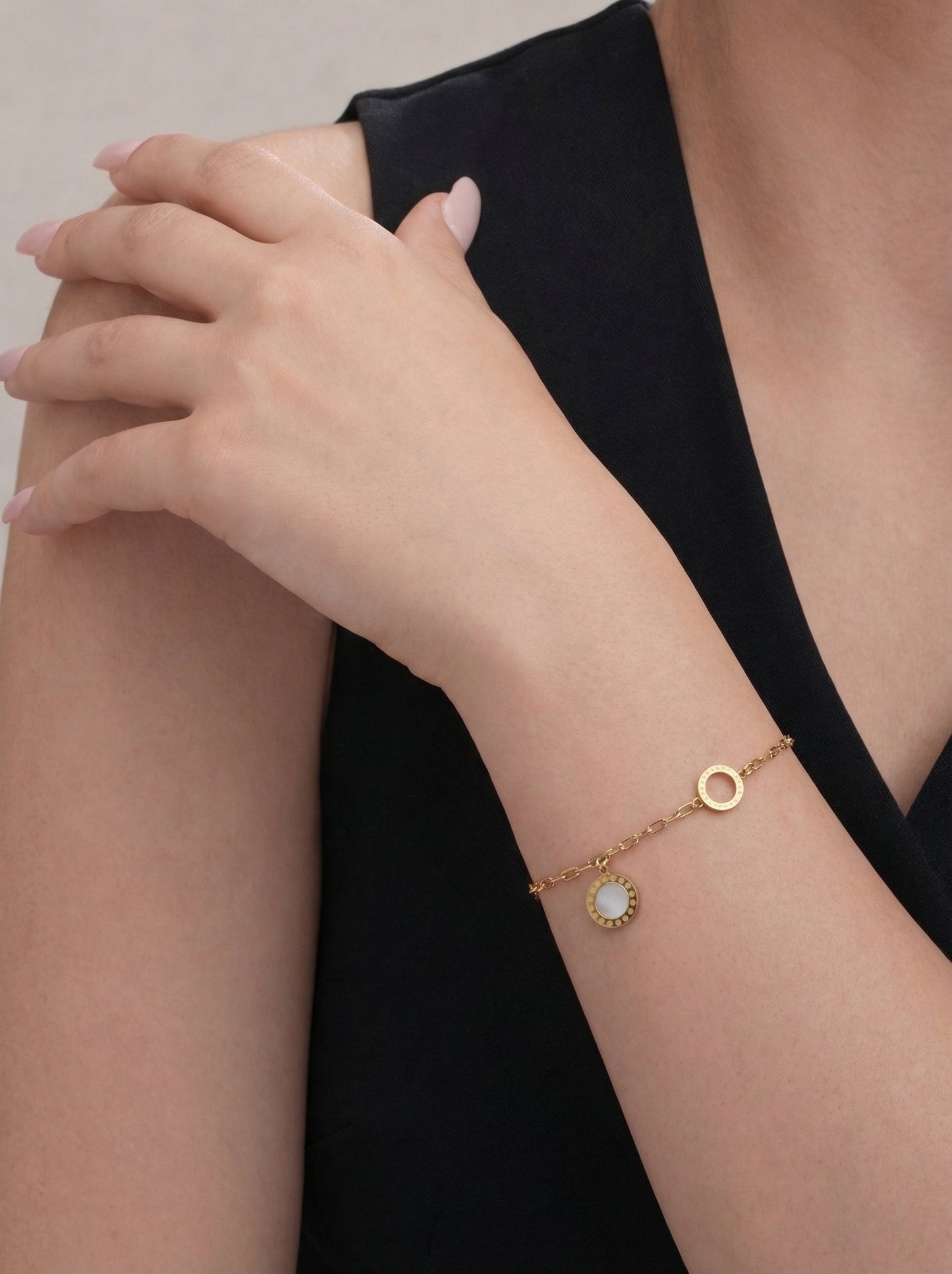 Golden Pearl Circle Charm Bracelet