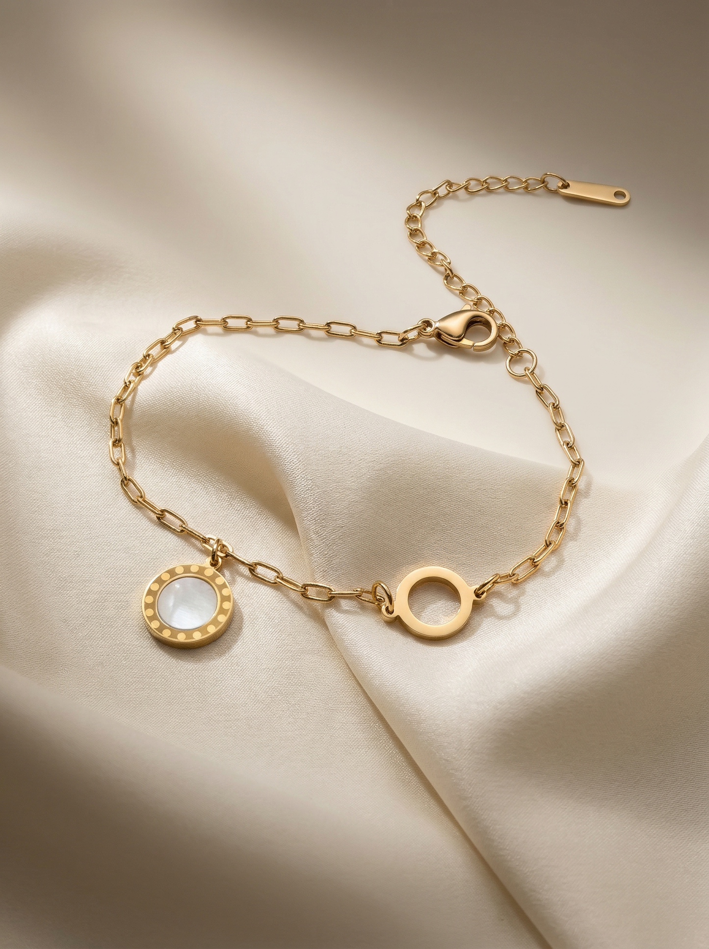 Golden Pearl Circle Charm Bracelet