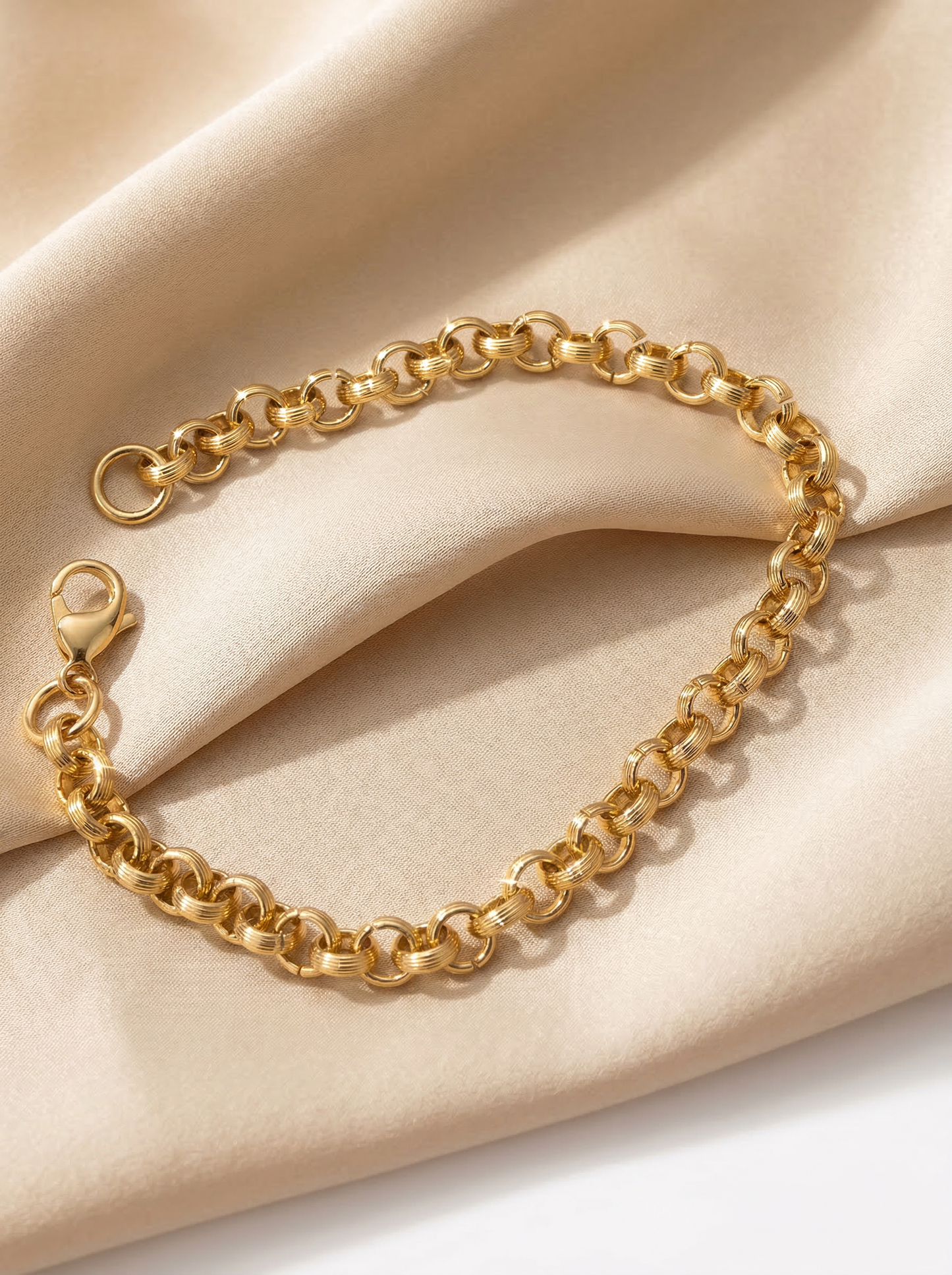 Golden Round Link Bracelet - 21 cm