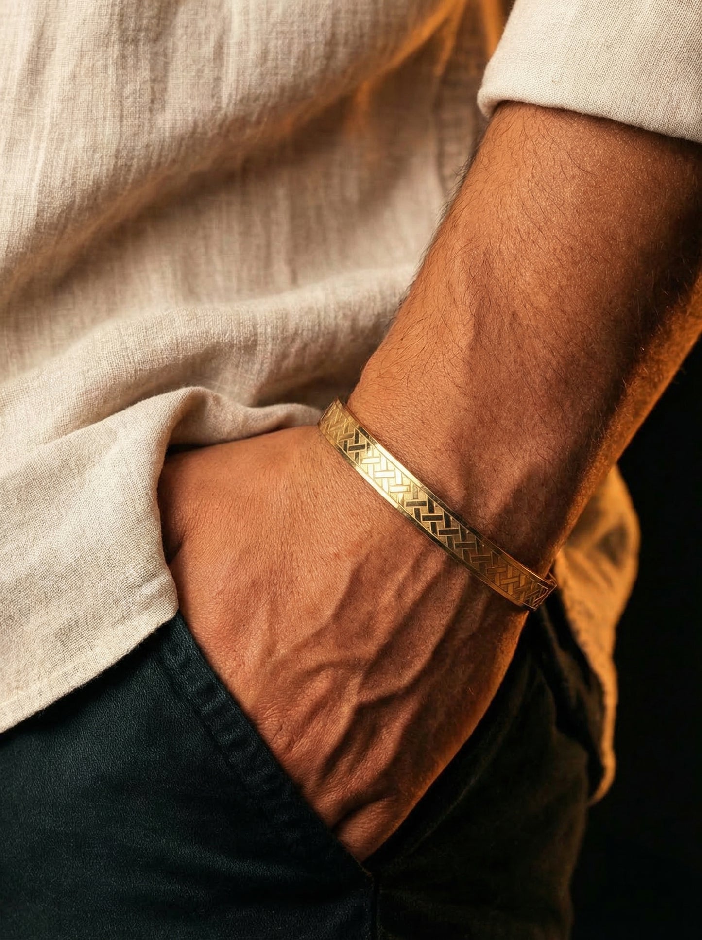 Golden Chevron Pattern Men’s Kada