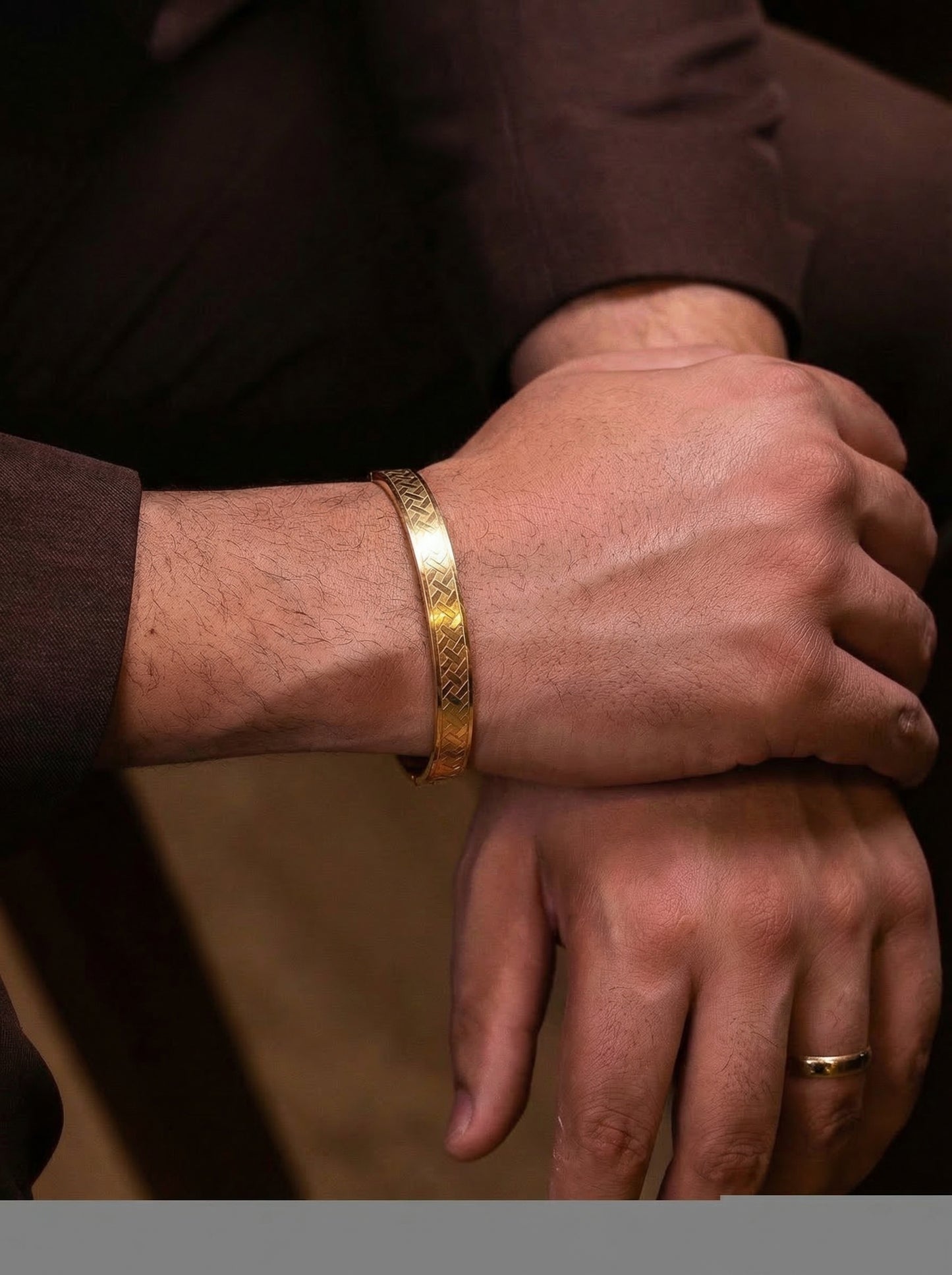 Golden Chevron Pattern Men’s Kada