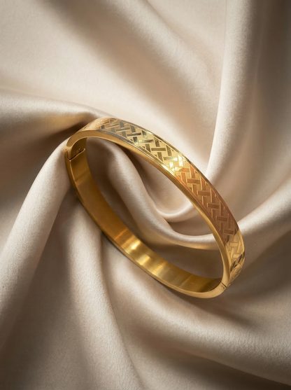 Golden Chevron Pattern Men’s Kada