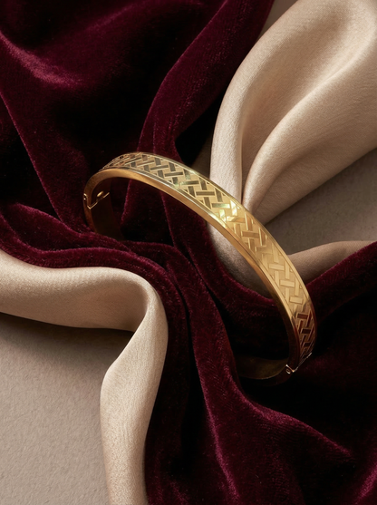 Golden Chevron Pattern Men’s Kada