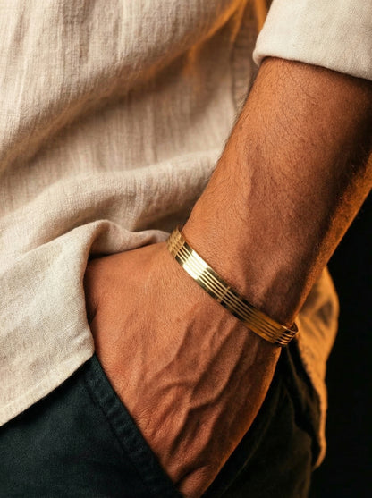Golden Line Texture Men’s Kada