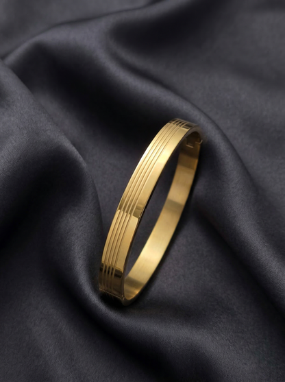Golden Line Texture Men’s Kada
