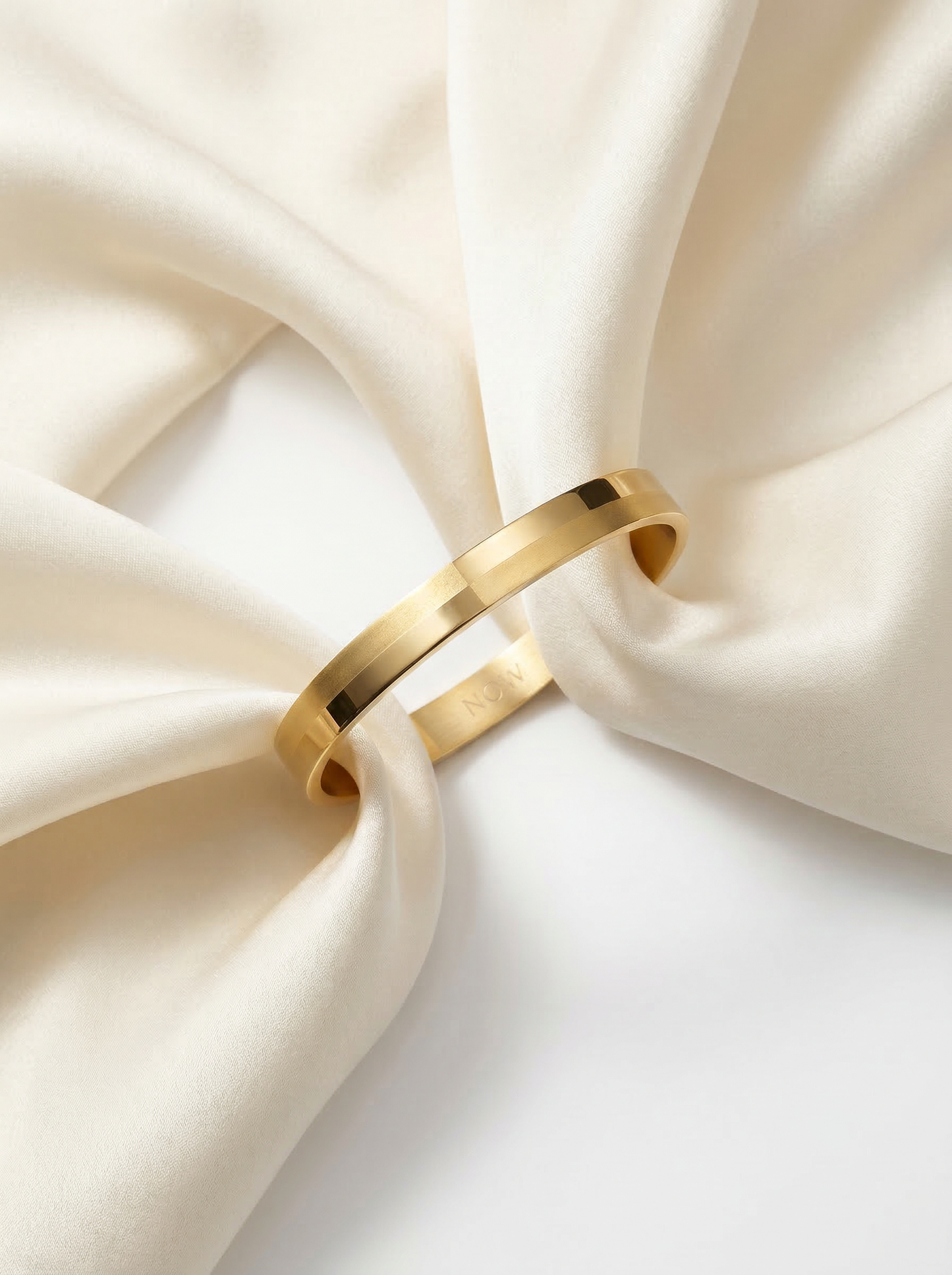 Golden Edge Bar Men’s Kada