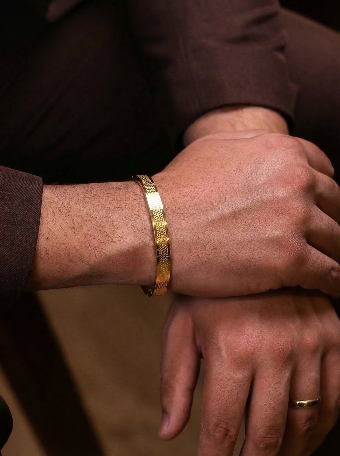 Golden Honeycomb Texture Men’s Kada