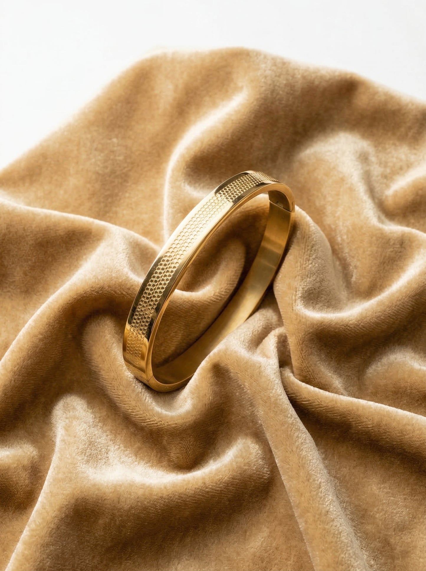 Golden Honeycomb Texture Men’s Kada