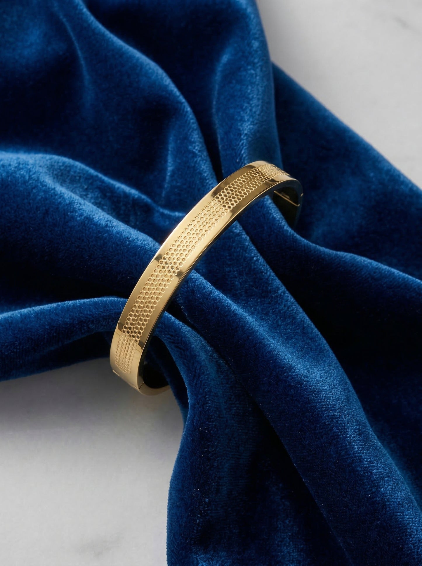 Golden Honeycomb Texture Men’s Kada