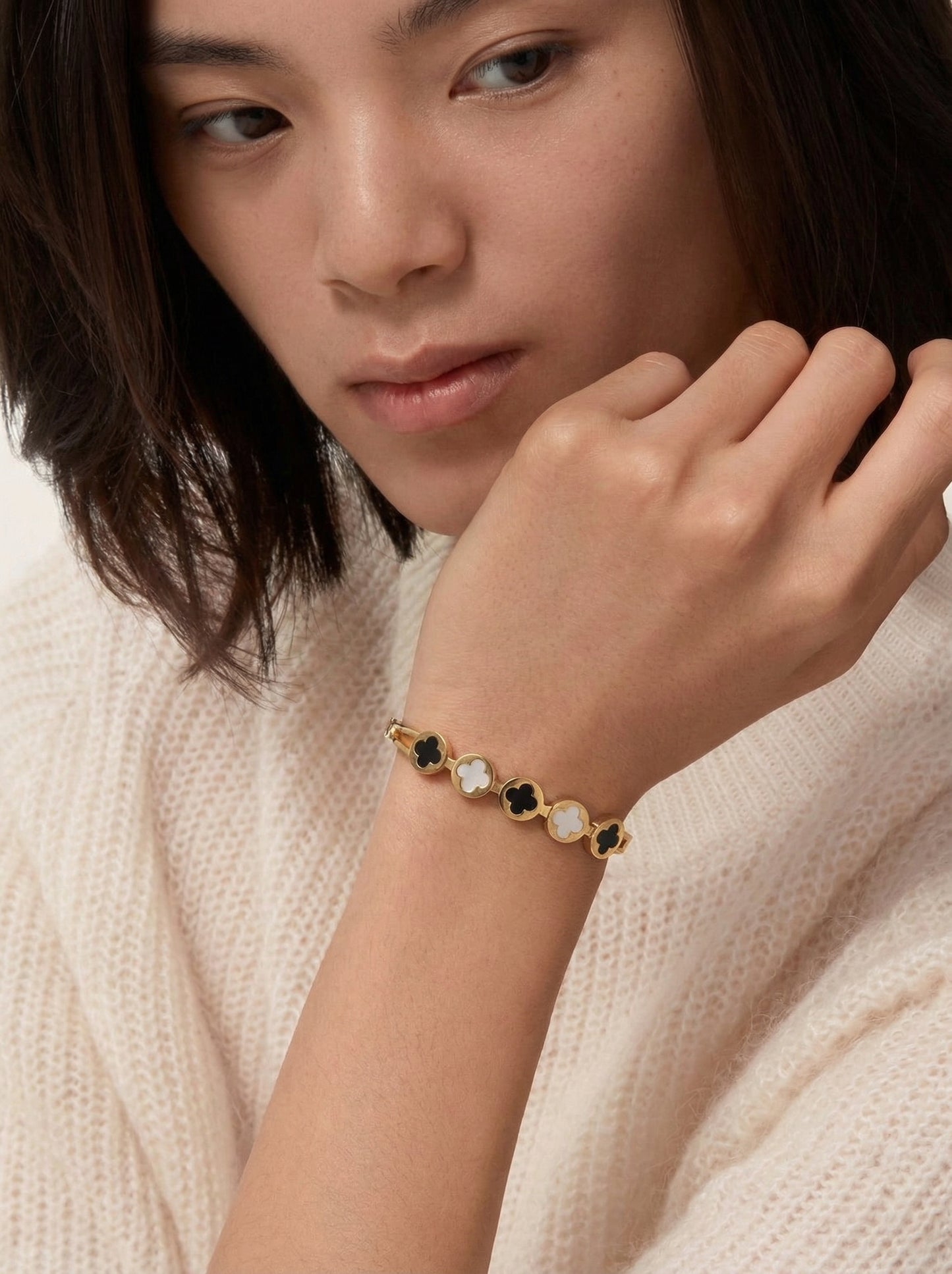 Black & White Clover Charm Bracelet Kada