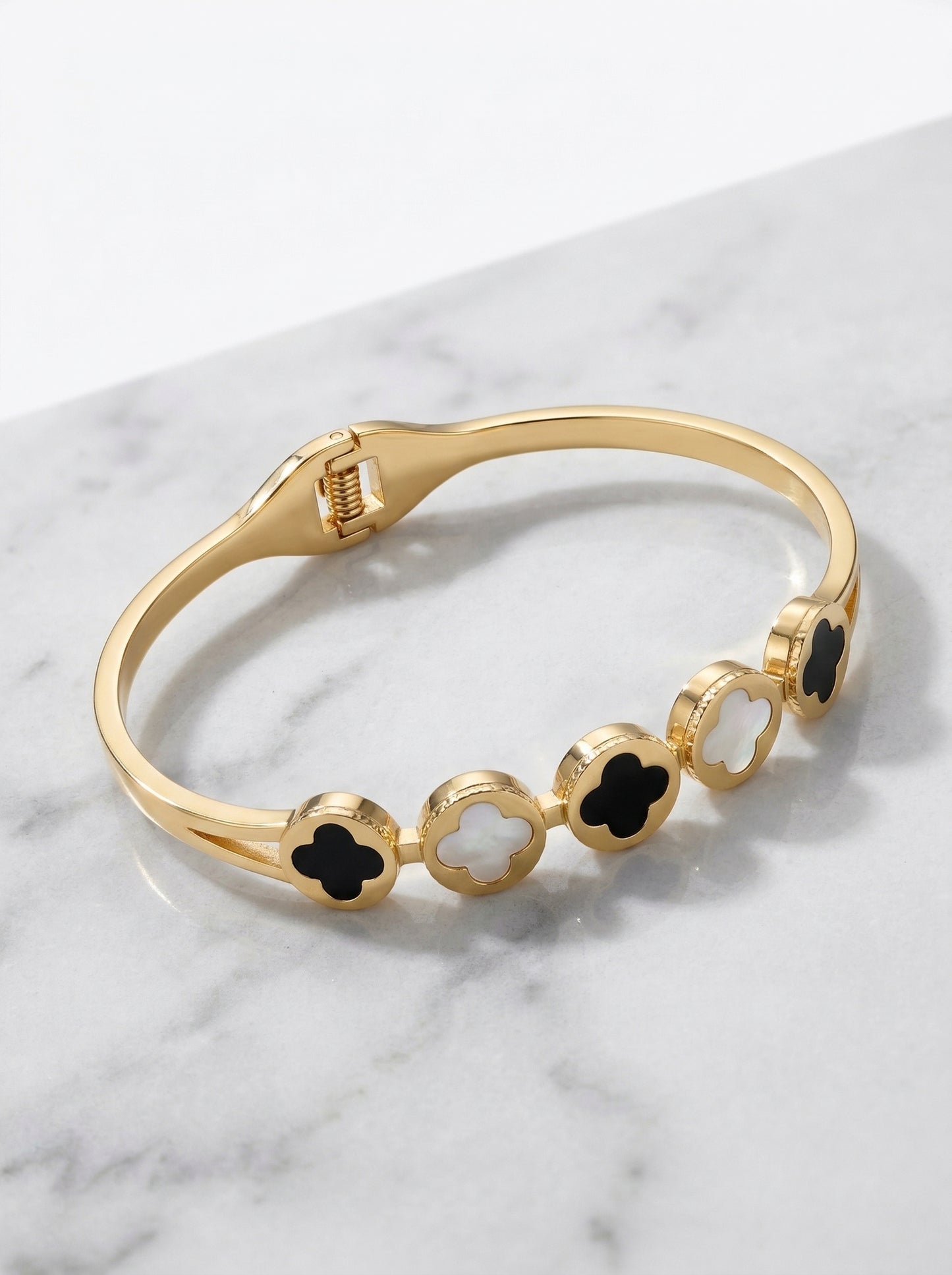 Black & White Clover Charm Bracelet Kada