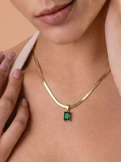 Emerald Green Sapphire Pendant Chain