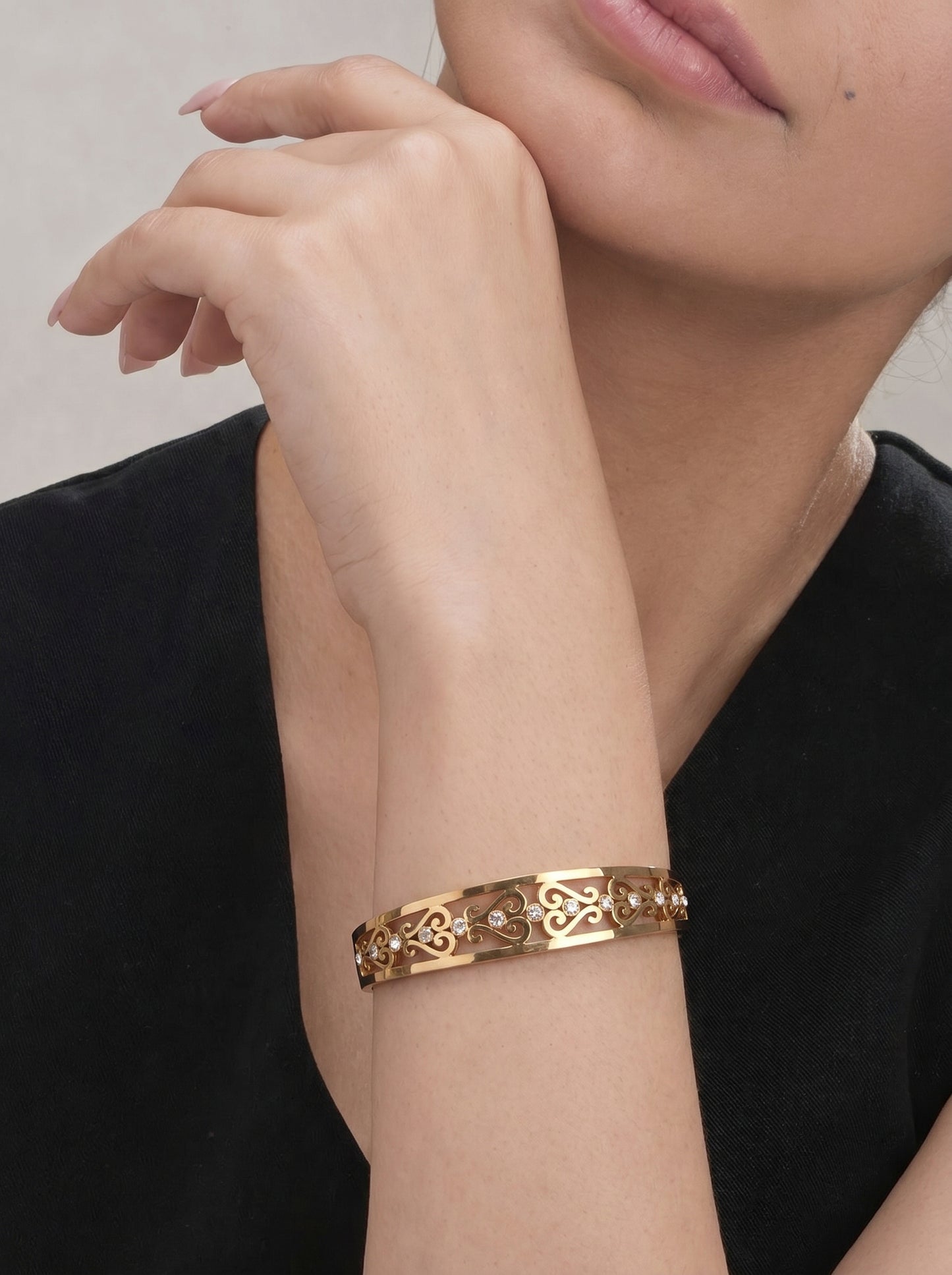 Golden Filigree Crystal Kada Bracelet