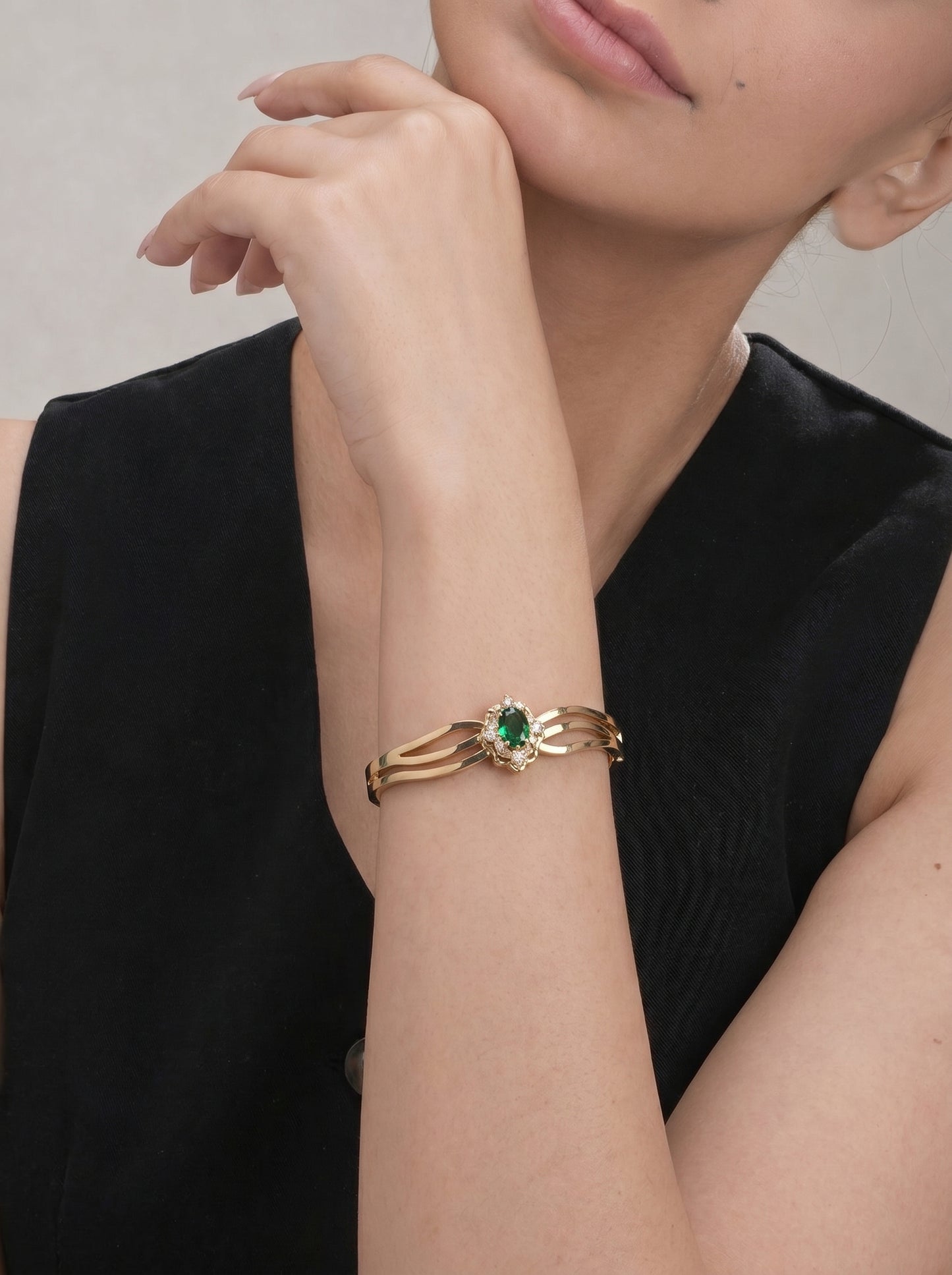 Emerald Bloom Kada Bracelet