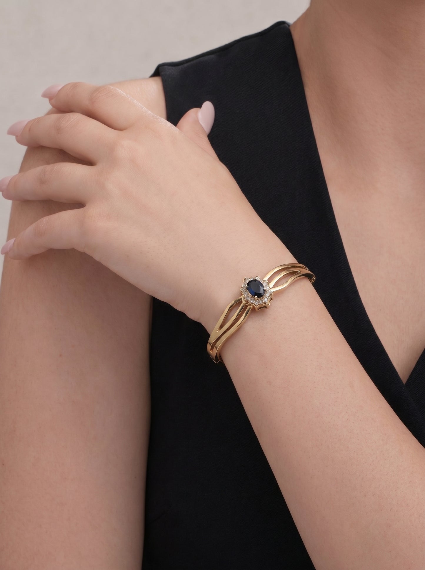 Black Onyx Bloom Kada Bracelet