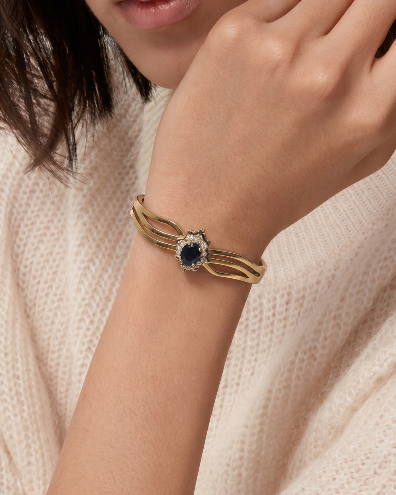 Black Onyx Bloom Kada Bracelet