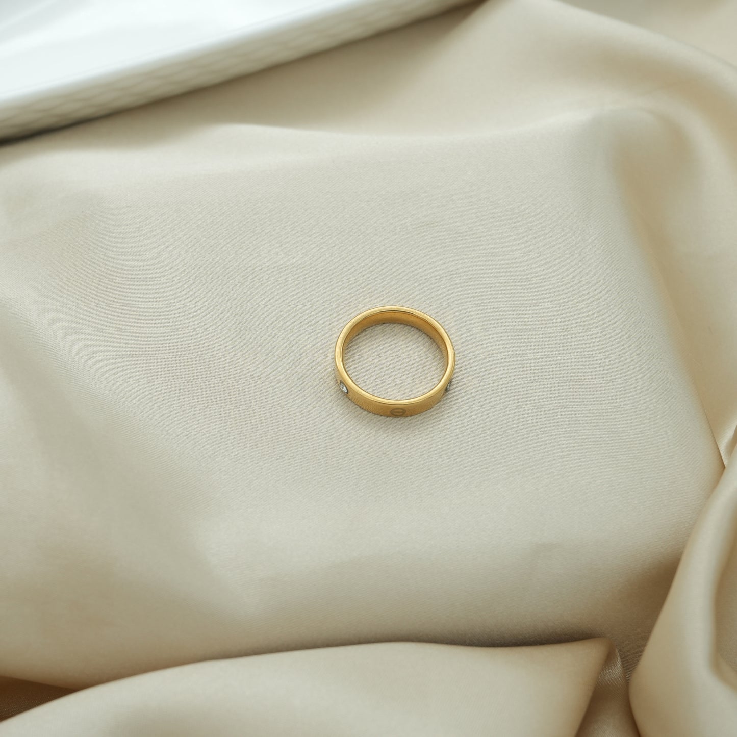 Minimal Diamond Love Ring Unisex - Water Proof, Anti-tarnish